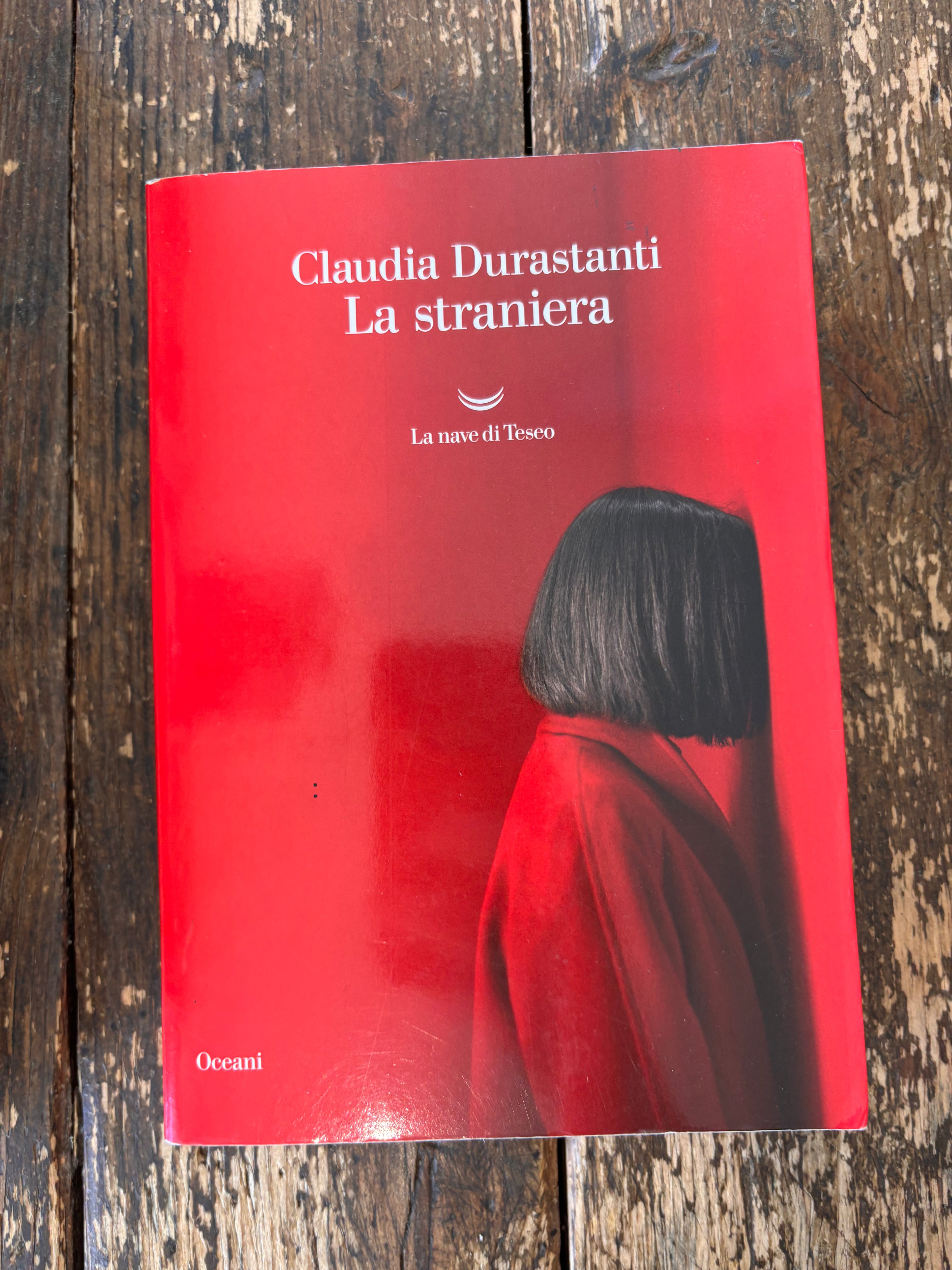 La straniera